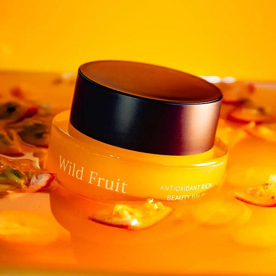 Usva Vyživující balzám s obsahem betakarotenu Wild Fruit 30 ml